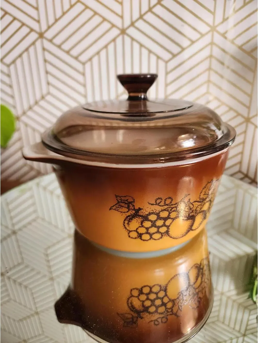 Vintage Pyrex Brown Old Orchard Round Casserole Dish with Lid 473 1 Quart
